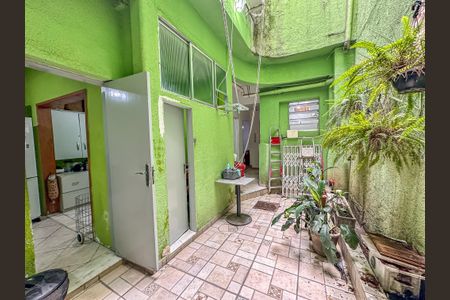 Casa à venda com 280m², 4 quartos e 2 vagas Casa à venda com 280m², 4 quartos e 2 vagasÁrea de Serviço