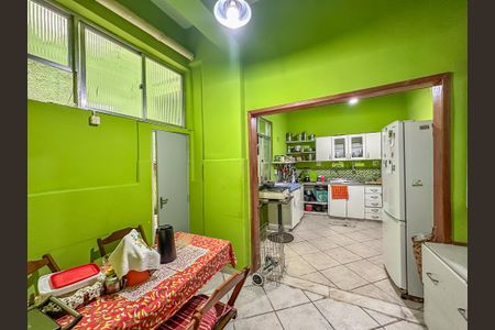 Casa à venda com 280m², 4 quartos e 2 vagas Casa à venda com 280m², 4 quartos e 2 vagasCopa