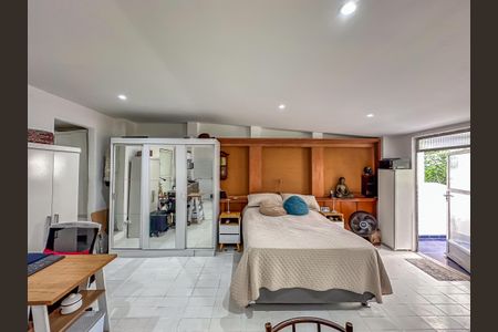 Casa à venda com 280m², 4 quartos e 2 vagas Casa à venda com 280m², 4 quartos e 2 vagasSuíte master