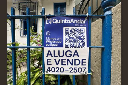 Casa à venda com 280m², 4 quartos e 2 vagas Casa à venda com 280m², 4 quartos e 2 vagasPlaquinha