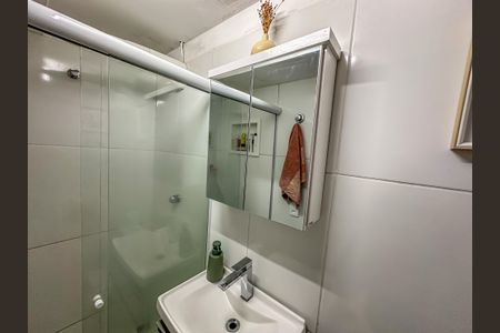 Casa à venda com 280m², 4 quartos e 2 vagas Casa à venda com 280m², 4 quartos e 2 vagasBanheiro Suíte master