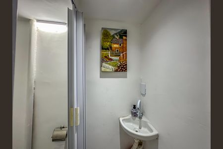 Casa à venda com 280m², 4 quartos e 2 vagas Casa à venda com 280m², 4 quartos e 2 vagasBanheiro Suíte master