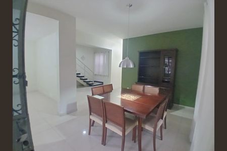 Casa à venda com 4 quartos, 259m² em Olaria, Rio de Janeiro