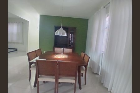 Casa à venda com 4 quartos, 259m² em Olaria, Rio de Janeiro