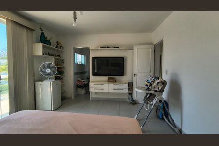 Casa de condomínio à venda com 280m², 3 quartos e 2 vagas Casa de condomínio à venda com 280m², 3 quartos e 2 vagasSuíte 3