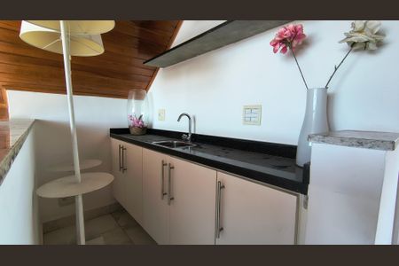 Casa de condomínio à venda com 280m², 3 quartos e 2 vagas Casa de condomínio à venda com 280m², 3 quartos e 2 vagasSótão