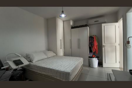Casa de condomínio à venda com 280m², 3 quartos e 2 vagas Casa de condomínio à venda com 280m², 3 quartos e 2 vagasSuíte 2