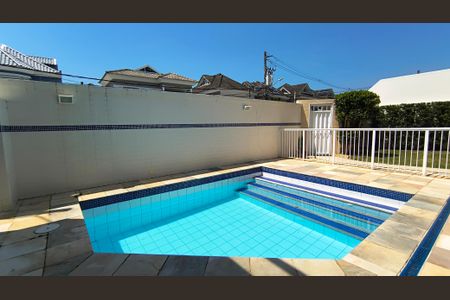 Casa de condomínio à venda com 280m², 3 quartos e 2 vagas Casa de condomínio à venda com 280m², 3 quartos e 2 vagasQuintal