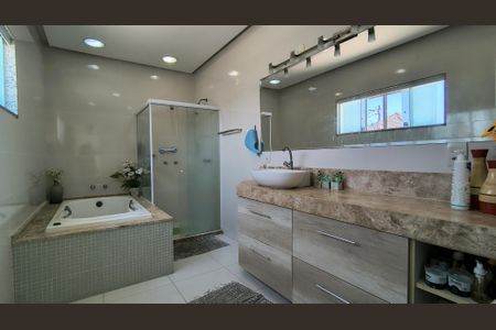 Casa de condomínio à venda com 280m², 3 quartos e 2 vagas Casa de condomínio à venda com 280m², 3 quartos e 2 vagasBanheiro da Suíte 3