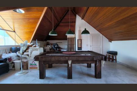 Casa de condomínio à venda com 280m², 3 quartos e 2 vagas Casa de condomínio à venda com 280m², 3 quartos e 2 vagasSótão