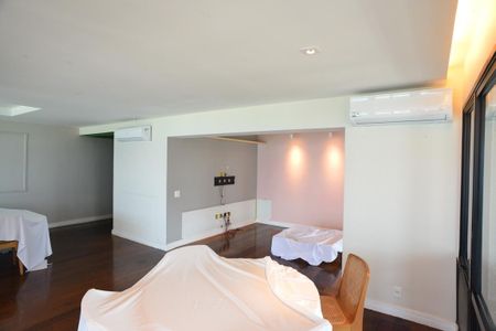 Apartamento à venda com 247m², 4 quartos e 4 vagasSala