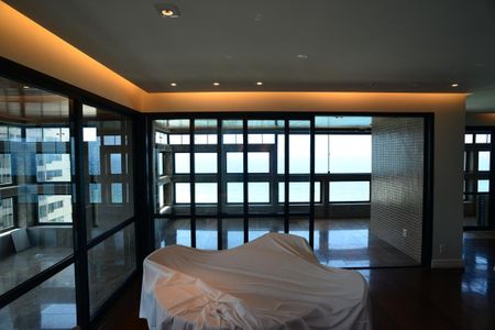 Apartamento à venda com 247m², 4 quartos e 4 vagasSala