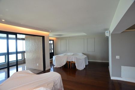 Apartamento à venda com 247m², 4 quartos e 4 vagasSala