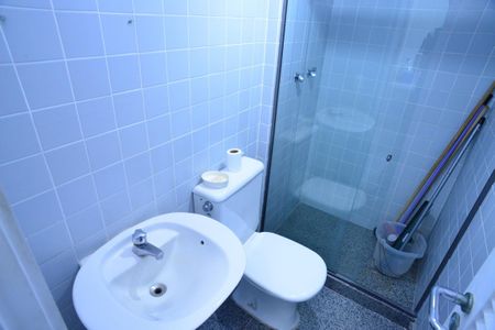 Apartamento à venda com 247m², 4 quartos e 4 vagasBanheiro de Serviço