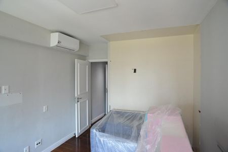 Apartamento à venda com 247m², 4 quartos e 4 vagasSuíte 1