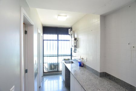 Apartamento à venda com 247m², 4 quartos e 4 vagasCozinha