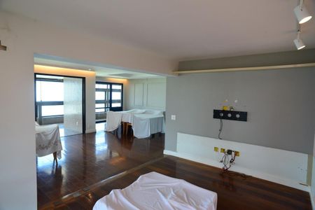 Apartamento à venda com 247m², 4 quartos e 4 vagasSala