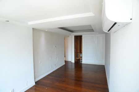 Apartamento à venda com 247m², 4 quartos e 4 vagasSuíte 3