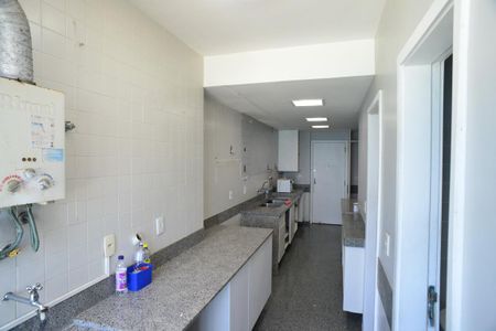 Apartamento à venda com 247m², 4 quartos e 4 vagasCozinha