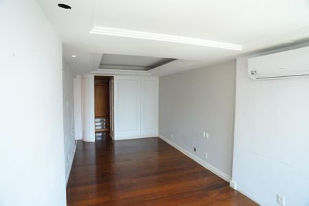 Apartamento à venda com 247m², 4 quartos e 4 vagasSuíte 3