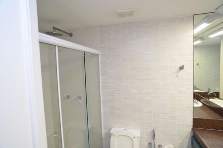 Apartamento à venda com 247m², 4 quartos e 4 vagasBanheiro da Suíte 3
