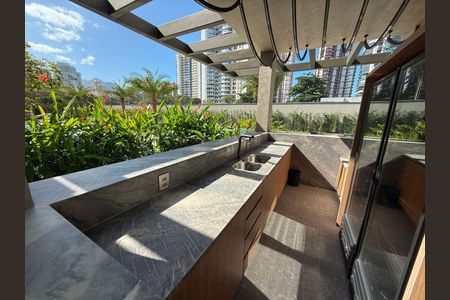 Apartamento à venda com 77m², 2 quartos e sem vagaÁrea comum