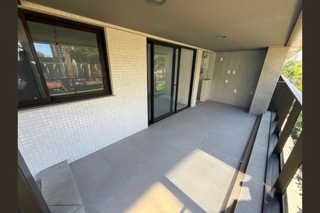 Apartamento à venda com 77m², 2 quartos e sem vagaVaranda 