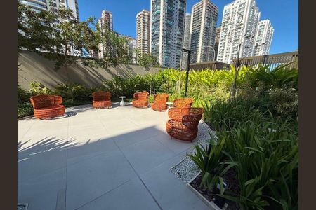 Apartamento à venda com 77m², 2 quartos e sem vagaÁrea comum