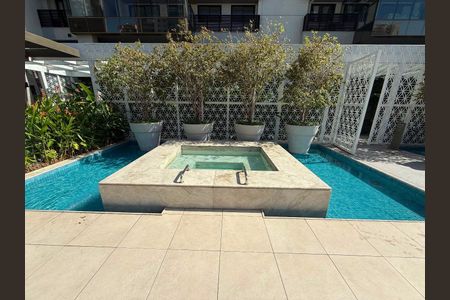 Apartamento à venda com 77m², 2 quartos e sem vagaÁrea comum