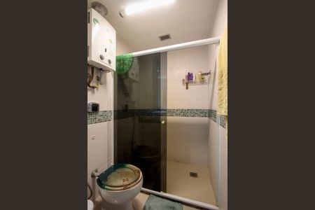 Apartamento à venda com 138m², 2 quartos e 2 vagas Apartamento à venda com 138m², 2 quartos e 2 vagasBanheiro da Suíte