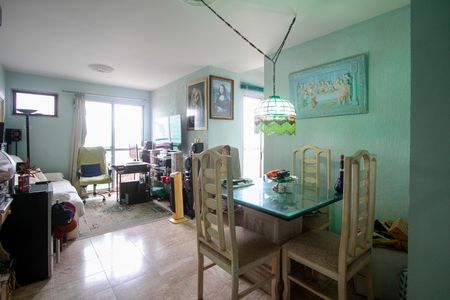 Apartamento à venda com 138m², 2 quartos e 2 vagas Apartamento à venda com 138m², 2 quartos e 2 vagasSala