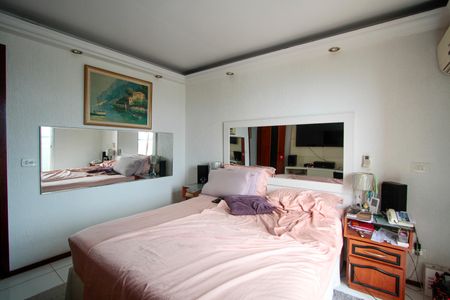 Apartamento à venda com 138m², 2 quartos e 2 vagas Apartamento à venda com 138m², 2 quartos e 2 vagasSuíte