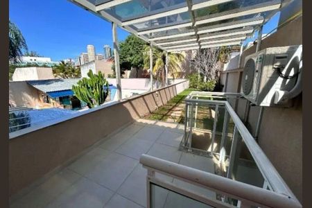 Casa à venda com 4 quartos, 720m² em Barra da Tijuca, Rio de Janeiro