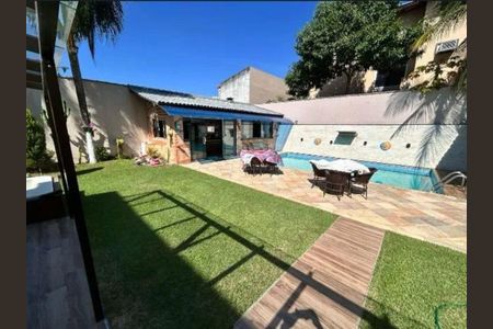 Casa à venda com 4 quartos, 720m² em Barra da Tijuca, Rio de Janeiro