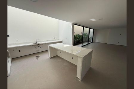 Casa à venda com 4 quartos, 492m² em Barra da Tijuca, Rio de Janeiro