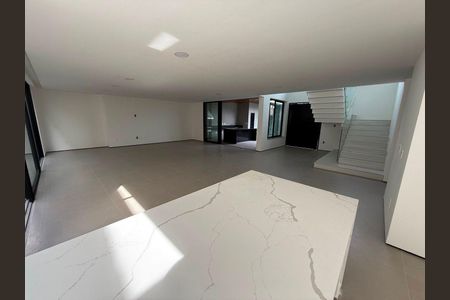 Casa à venda com 4 quartos, 492m² em Barra da Tijuca, Rio de Janeiro