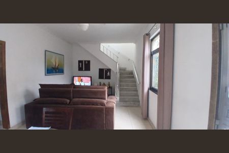 Casa à venda com 3 quartos, 128m² em Olaria, Rio de Janeiro