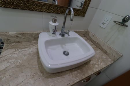 Apartamento à venda com 142m², 2 quartos e 1 vagaBanheiro da Suíte - Pia