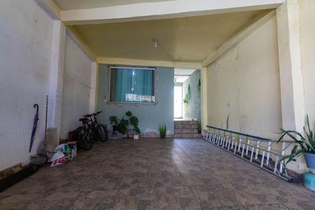 Garagem de casa à venda com 3 quartos, 100m² em Parque Boturussu, São Paulo