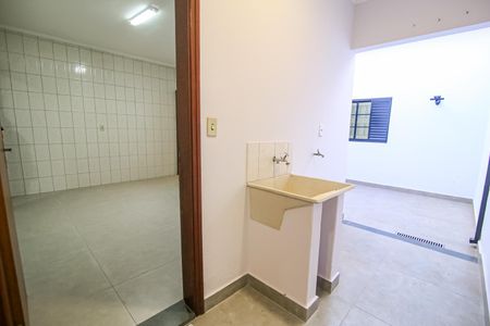 Casa para alugar com 120m², 2 quartos e 2 vagas Casa para alugar com 120m², 2 quartos e 2 vagasÁrea de Serviço
