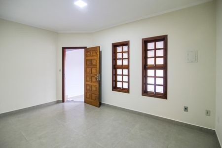 Casa para alugar com 120m², 2 quartos e 2 vagas Casa para alugar com 120m², 2 quartos e 2 vagasSala
