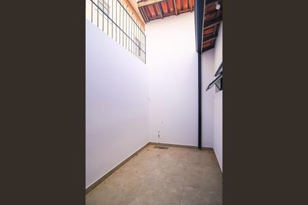 Casa para alugar com 120m², 2 quartos e 2 vagas Casa para alugar com 120m², 2 quartos e 2 vagasSuite Area de luz
