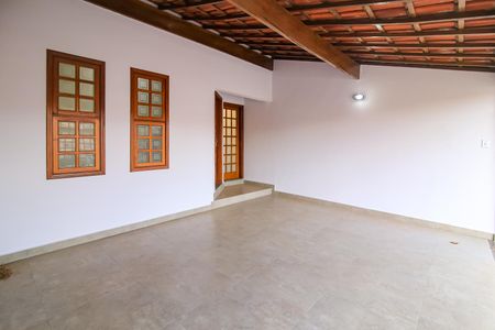 Casa para alugar com 120m², 2 quartos e 2 vagas Casa para alugar com 120m², 2 quartos e 2 vagasGaragem