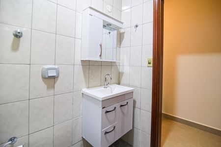 Casa para alugar com 120m², 2 quartos e 2 vagas Casa para alugar com 120m², 2 quartos e 2 vagasBanheiro