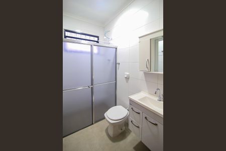 Casa para alugar com 120m², 2 quartos e 2 vagas Casa para alugar com 120m², 2 quartos e 2 vagasBanheiro da Suíte 1