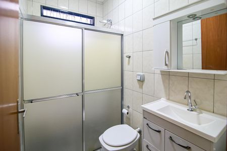 Casa para alugar com 120m², 2 quartos e 2 vagas Casa para alugar com 120m², 2 quartos e 2 vagasBanheiro