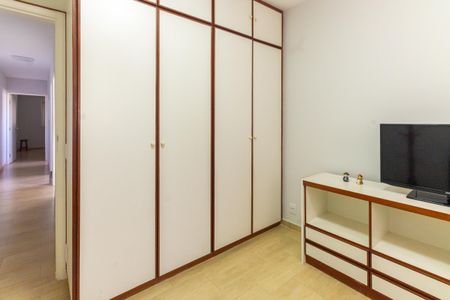 Quarto 1 de casa para alugar com 4 quartos, 185m² em Chácara Seis de Outubro, São Paulo