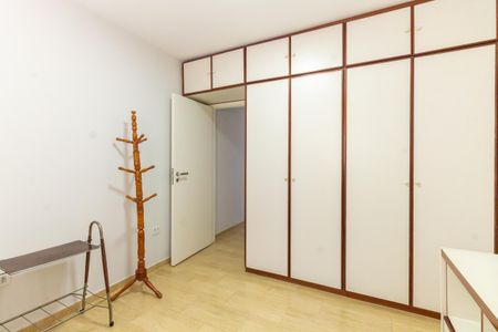 Quarto 1 de casa para alugar com 4 quartos, 185m² em Chácara Seis de Outubro, São Paulo