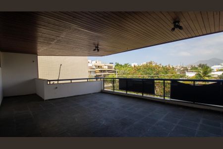 Apartamento à venda com 125m², 3 quartos e 1 vagaVaranda