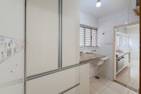 Apartamento à venda com 100m², 2 quartos e 1 vagaÁrea de Serviço